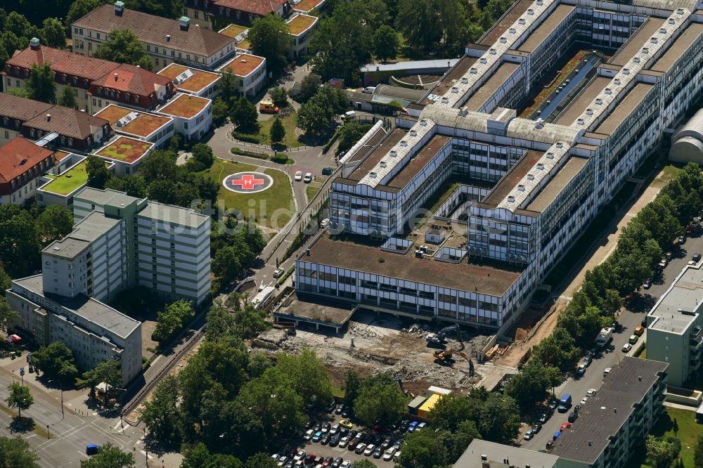 Luftbild Berlin - Baustelle für einen Erweiterungs- Neubau auf dem Klinikgelände des Krankenhauses Vivantes Klinikum Neukölln im Ortsteil Buckow in Berlin, Deutschland