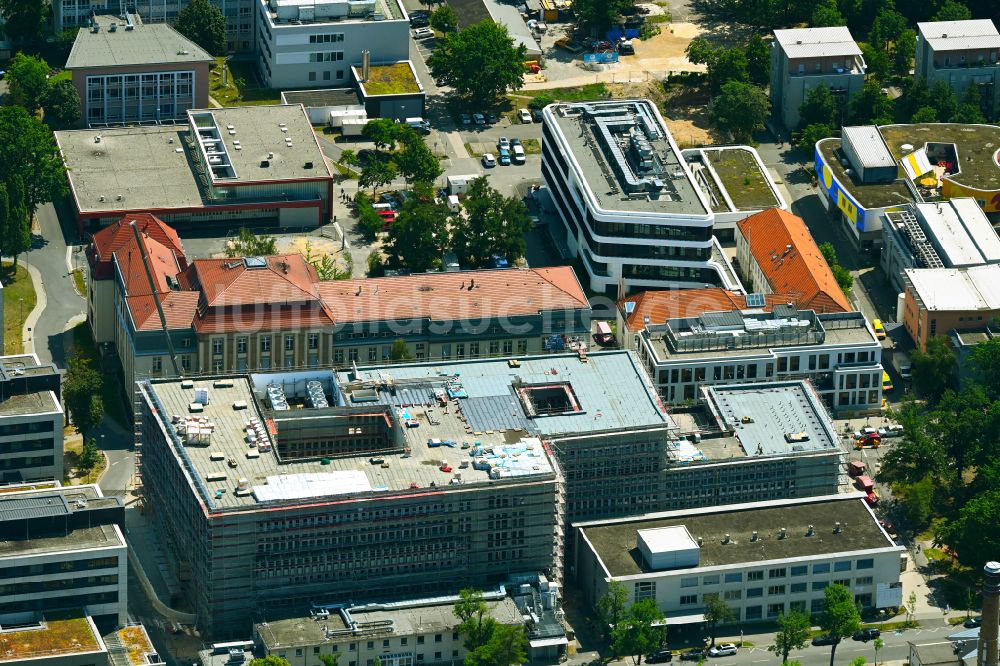 Dresden aus der Vogelperspektive: Baustelle für einen Erweiterungs- Neubau auf dem Klinikgelände des Krankenhauses ZSG - Zentrum für Seelische Gesundheit in Dresden im Bundesland Sachsen, Deutschland