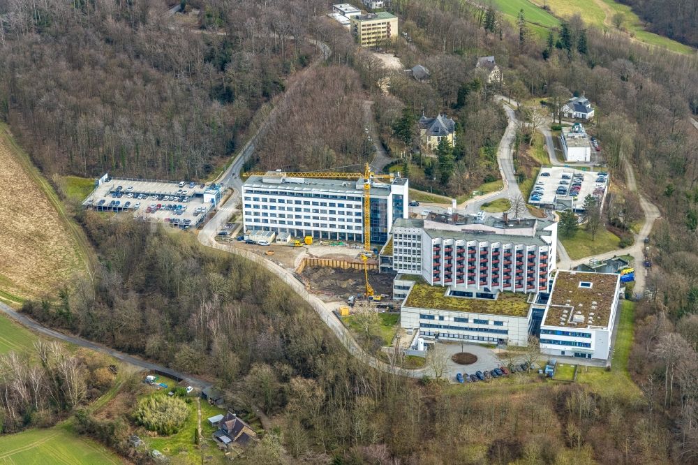 Luftaufnahme Essen - Baustelle für einen Erweiterungs- Neubau Zentrum für seltene Lungenerkrankungen der Ruhrlandklinik in Essen im Bundesland Nordrhein-Westfalen, Deutschland