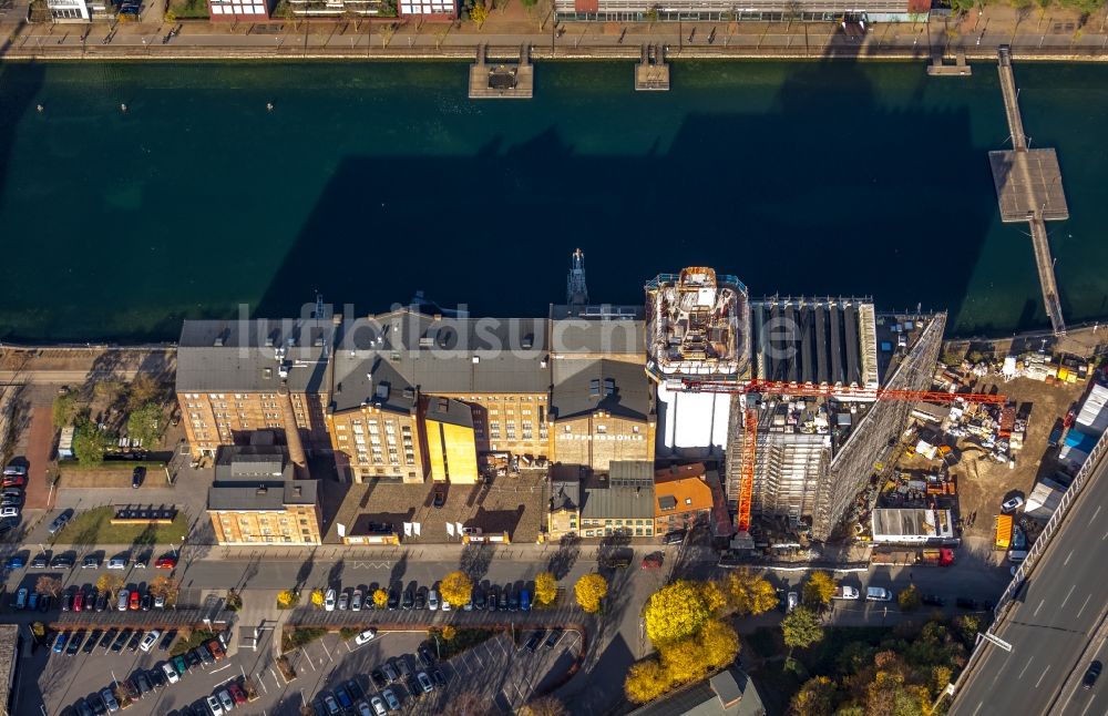 Duisburg aus der Vogelperspektive: Baustelle für einen Erweiterungsbau am Museum Küppersmühle für Moderne Kunst in Duisburg im Bundesland Nordrhein-Westfalen, Deutschland