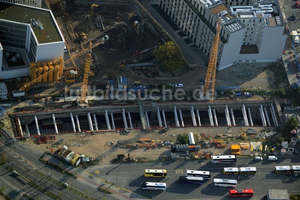 Berlin von oben - Baustelle für einen Tunnel der S-Bahn S21 im Bereich der Europacity nördlich der Invalidenstraße in Berlin