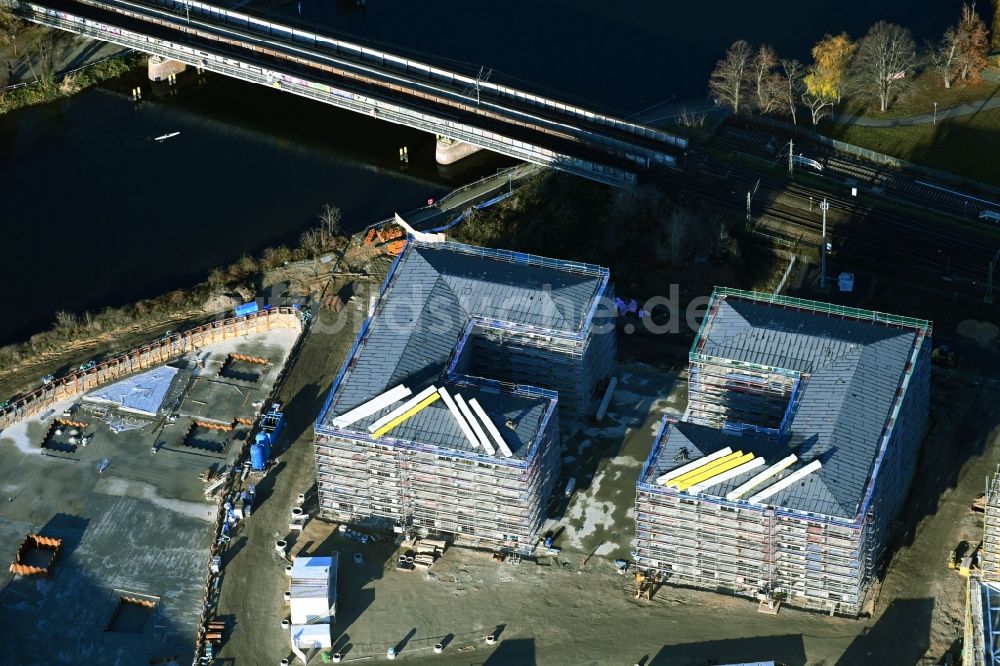 Potsdam von oben - Baustelle für einen Wohn- und Hotelneubau am Havelufer in Potsdam im Bundesland Brandenburg, Deutschland