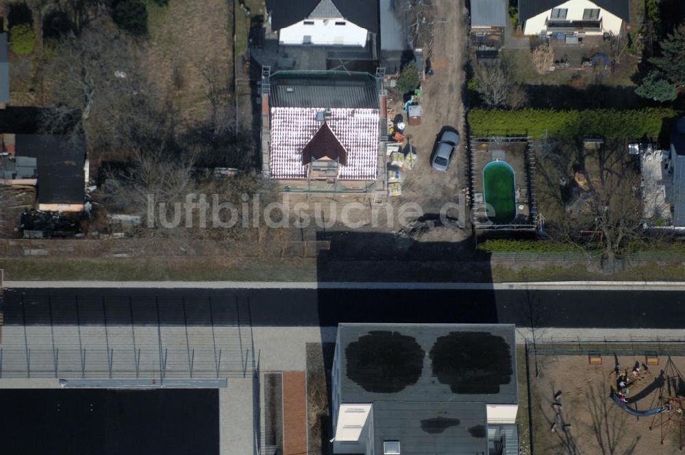 Berlin von oben - Baustelle Einfamilienhaus Berlin-Kaulsdorf