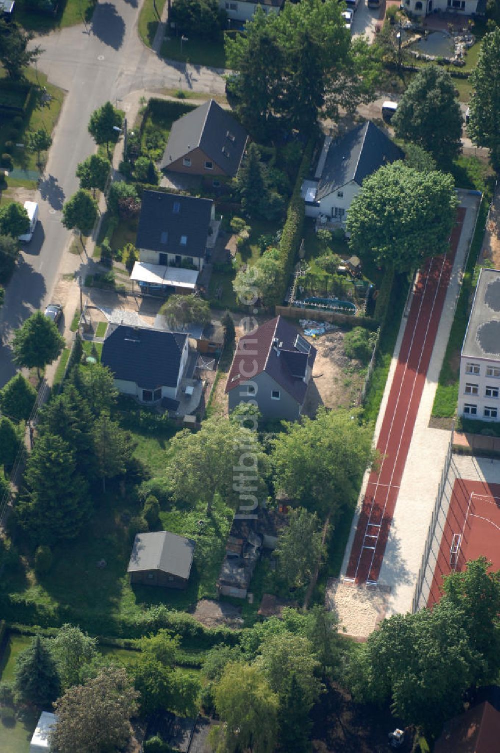 Berlin von oben - Baustelle Einfamilienhaus Berlin-Kaulsdorf