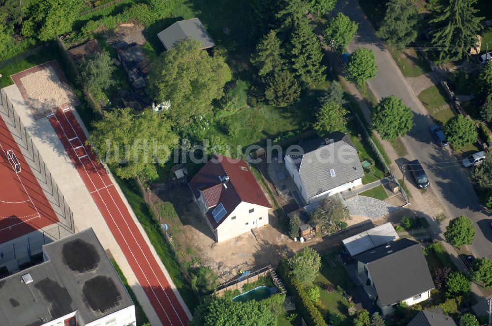 Berlin von oben - Baustelle Einfamilienhaus Berlin-Kaulsdorf