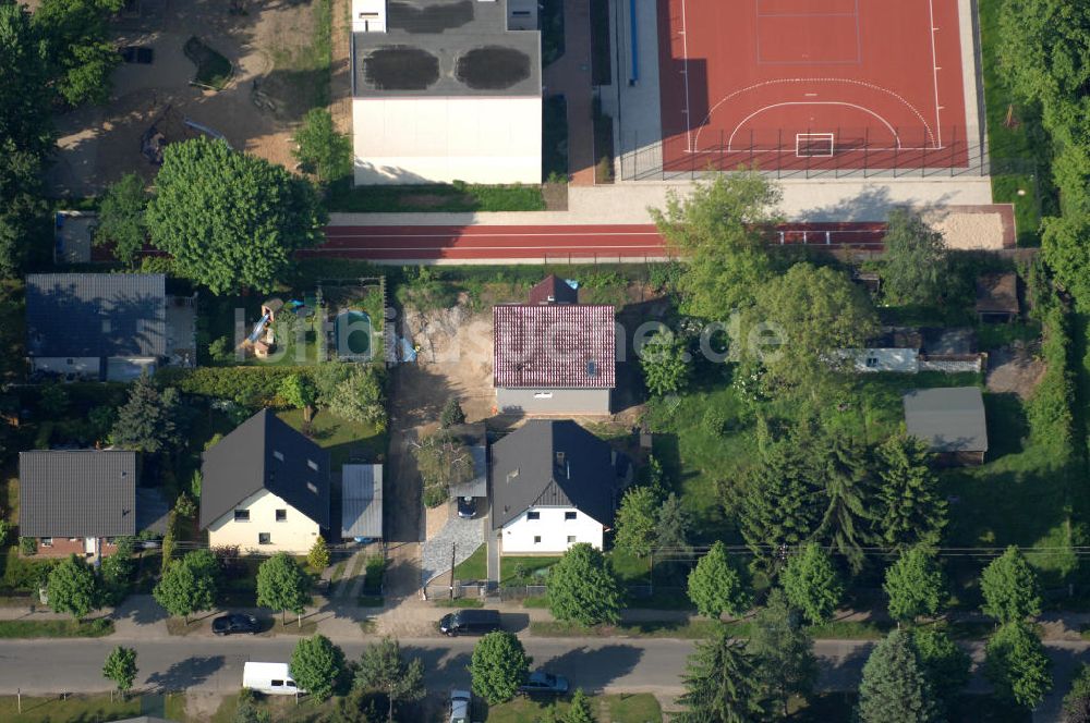 Luftbild Berlin - Baustelle Einfamilienhaus Berlin-Kaulsdorf