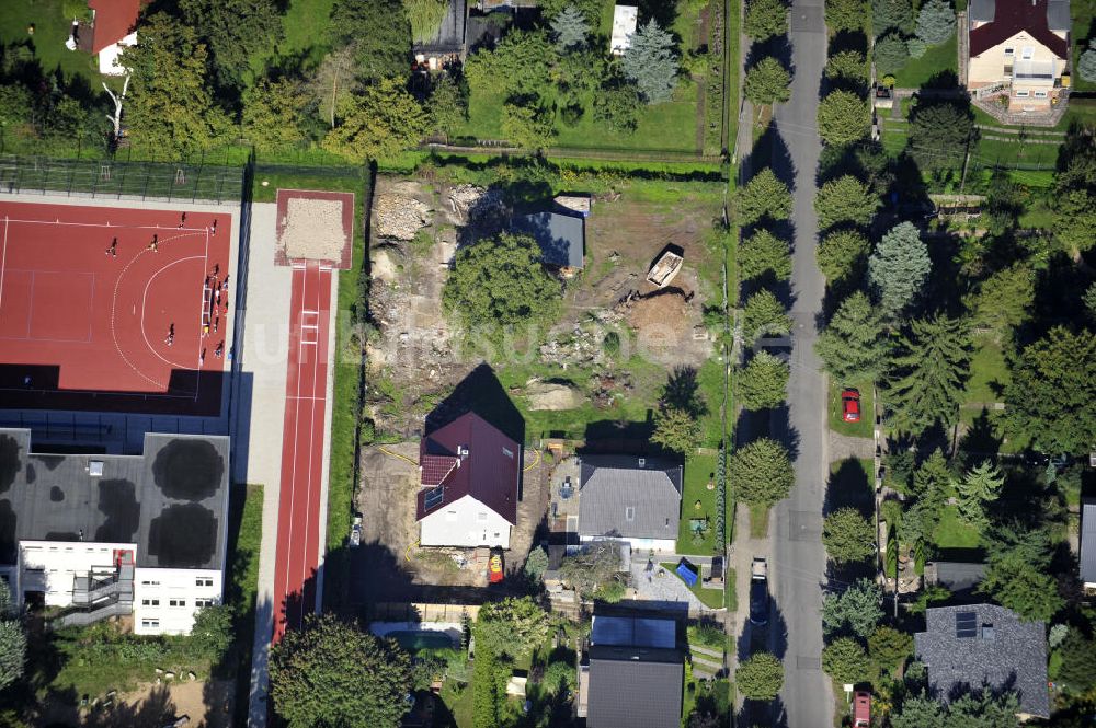 Berlin von oben - Baustelle Einfamilienhaus Berlin-Kaulsdorf