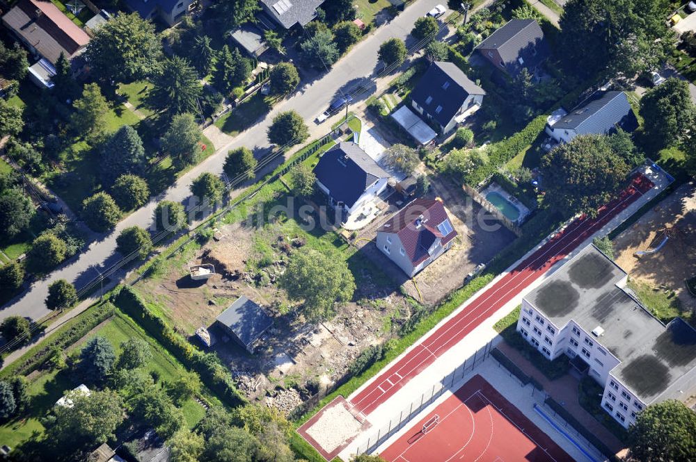 Berlin von oben - Baustelle Einfamilienhaus Berlin-Kaulsdorf