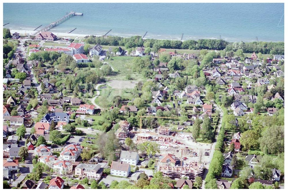 Luftaufnahme Zingst - Baustelle von Einfamilienhäusern und Mehrfamilienhäusern in Zingst