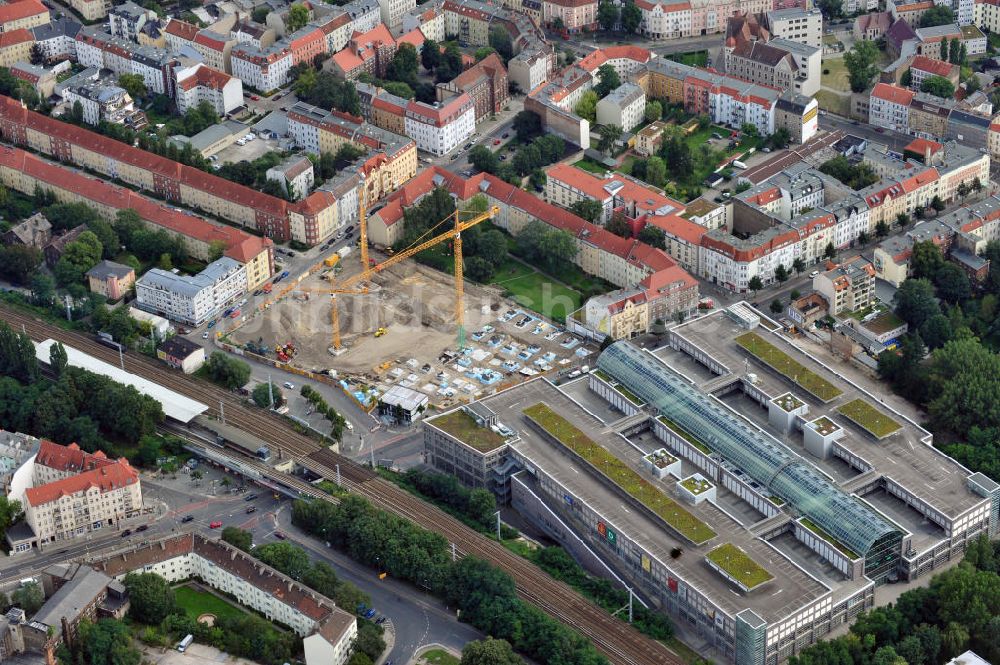 Luftaufnahme Berlin Köpenick - Baustelle Einkaufszentrum am Elcknerplatz am Bahnhof Berlin - Köpenick