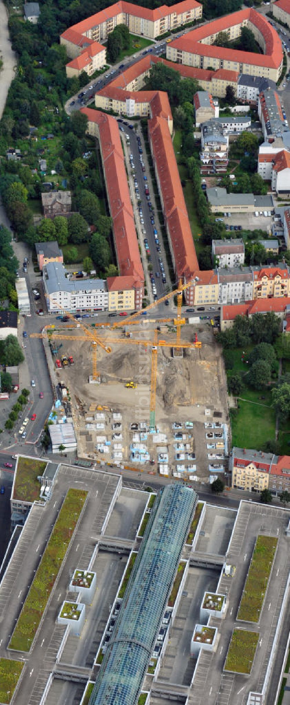 Berlin Köpenick von oben - Baustelle Einkaufszentrum am Elcknerplatz am Bahnhof Berlin - Köpenick