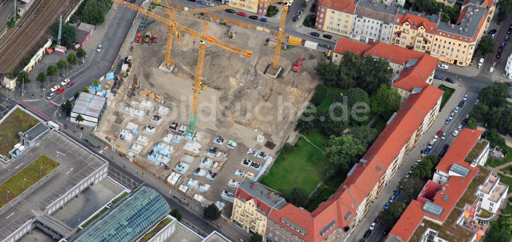 Luftaufnahme Berlin Köpenick - Baustelle Einkaufszentrum am Elcknerplatz am Bahnhof Berlin - Köpenick