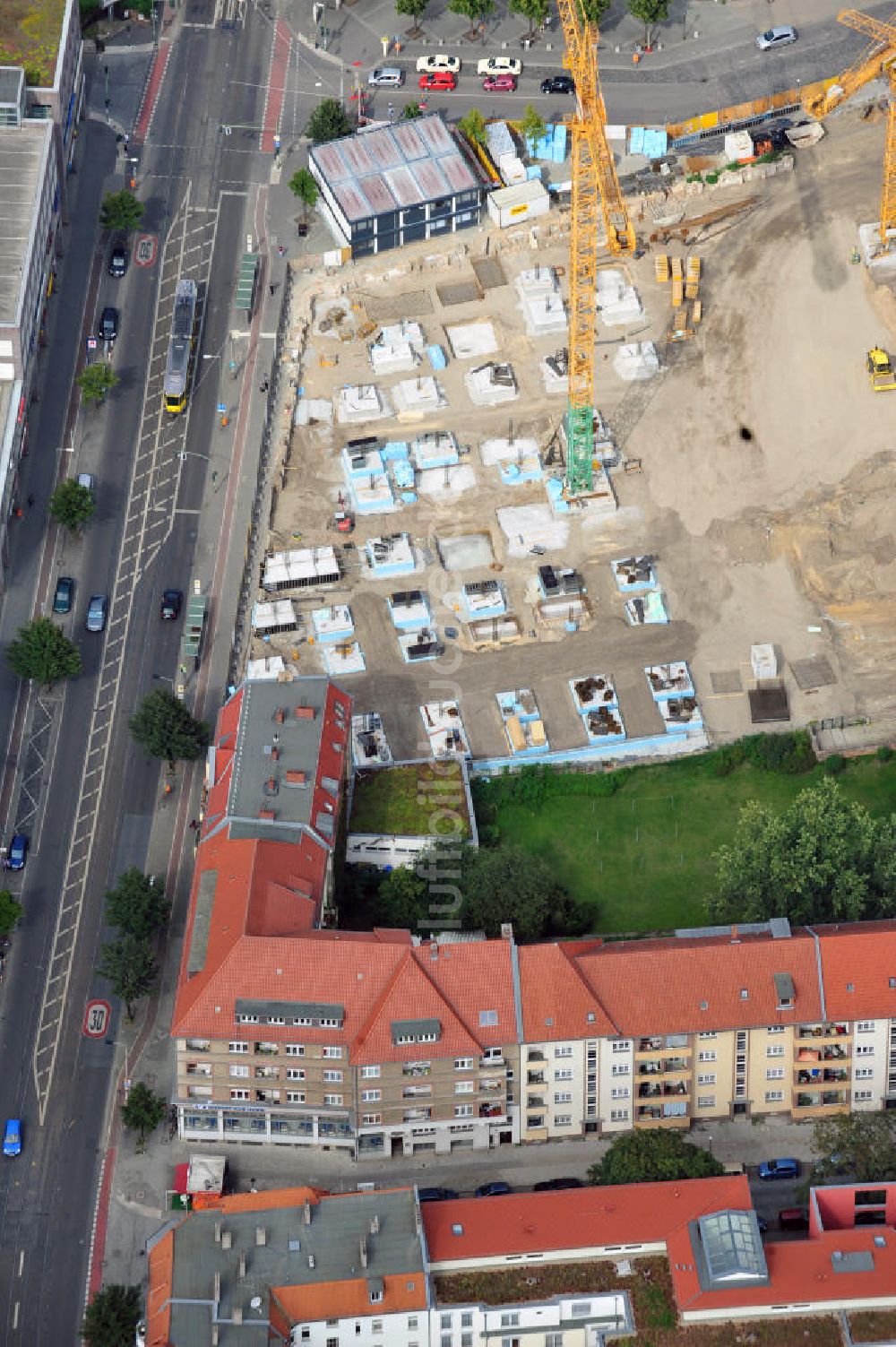 Berlin Köpenick von oben - Baustelle Einkaufszentrum am Elcknerplatz am Bahnhof Berlin - Köpenick