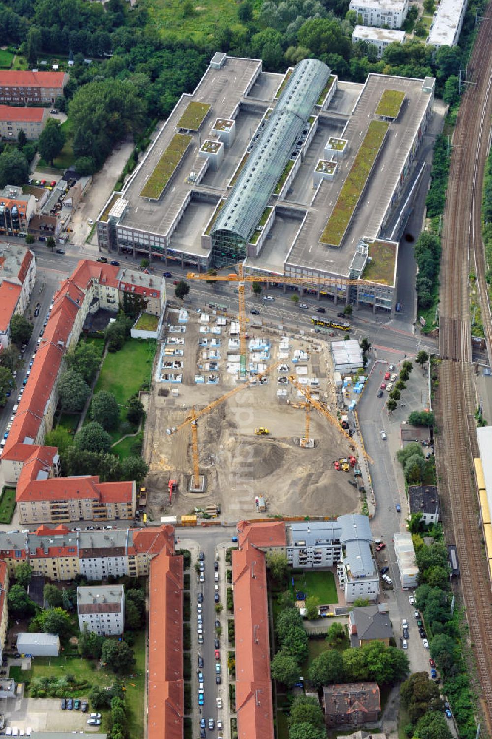 Berlin Köpenick von oben - Baustelle Einkaufszentrum am Elcknerplatz am Bahnhof Berlin - Köpenick