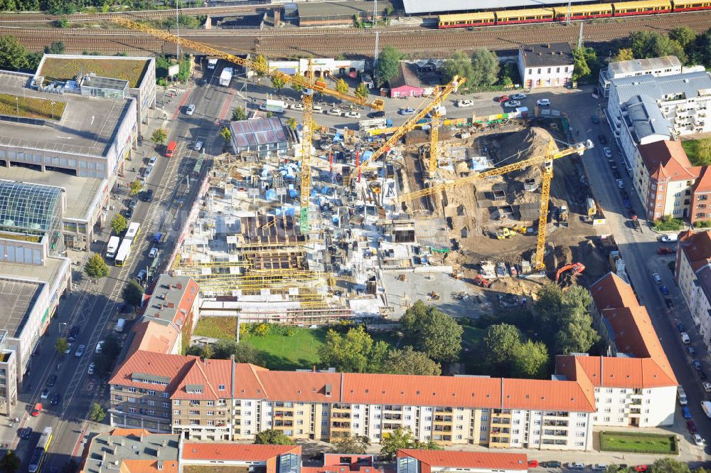 Berlin Köpenick von oben - Baustelle Einkaufszentrum am Elcknerplatz am Bahnhof Berlin - Köpenick