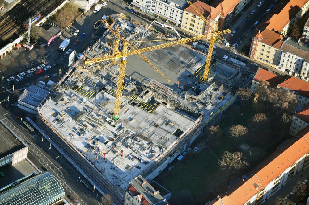 Berlin Köpenick von oben - Baustelle Einkaufszentrum am Elcknerplatz am Bahnhof Berlin - Köpenick