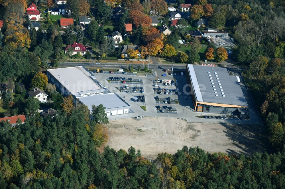 Hohen Neuendorf von oben - Baustelle am Einkaufszentrum und Supermarkt- Filiale von REWE in Hohen Neuendorf im Bundesland Brandenburg