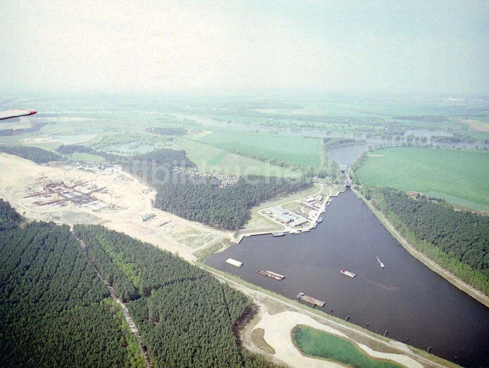 Luftbild Niegripp - Baustelle am Elbe - Havel - Kanal vor der Schleuse Niegripp am Wasserstraßenkreuz Magdeburg.