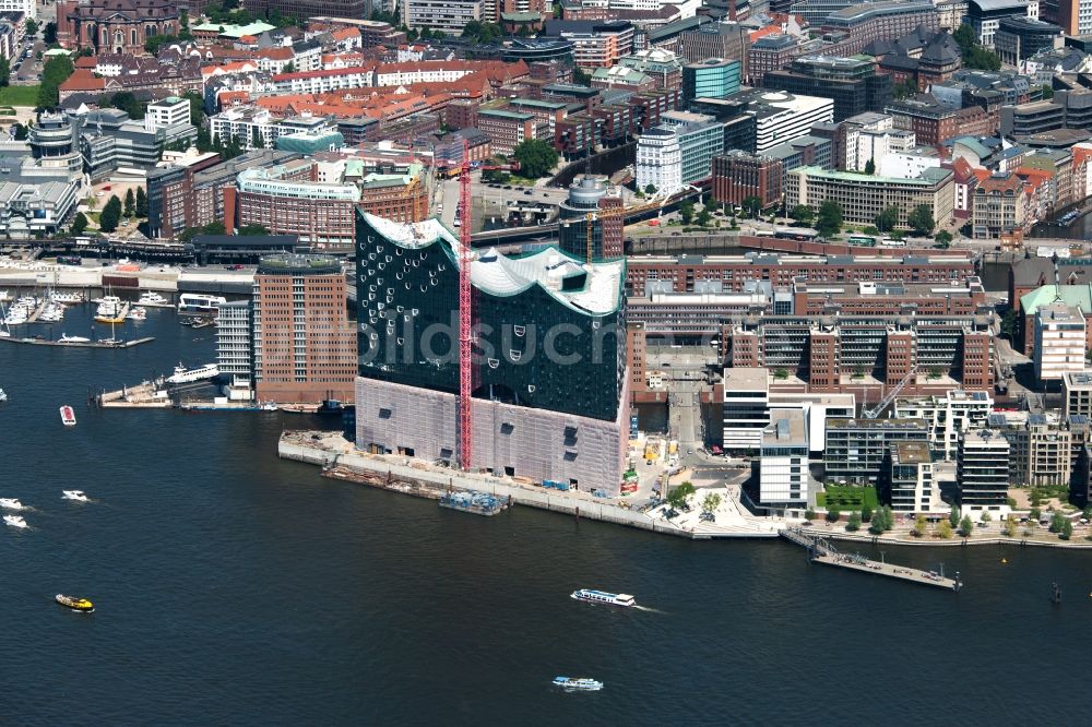 Hamburg aus der Vogelperspektive: Baustelle der Elbphilharmonie in Hamburg