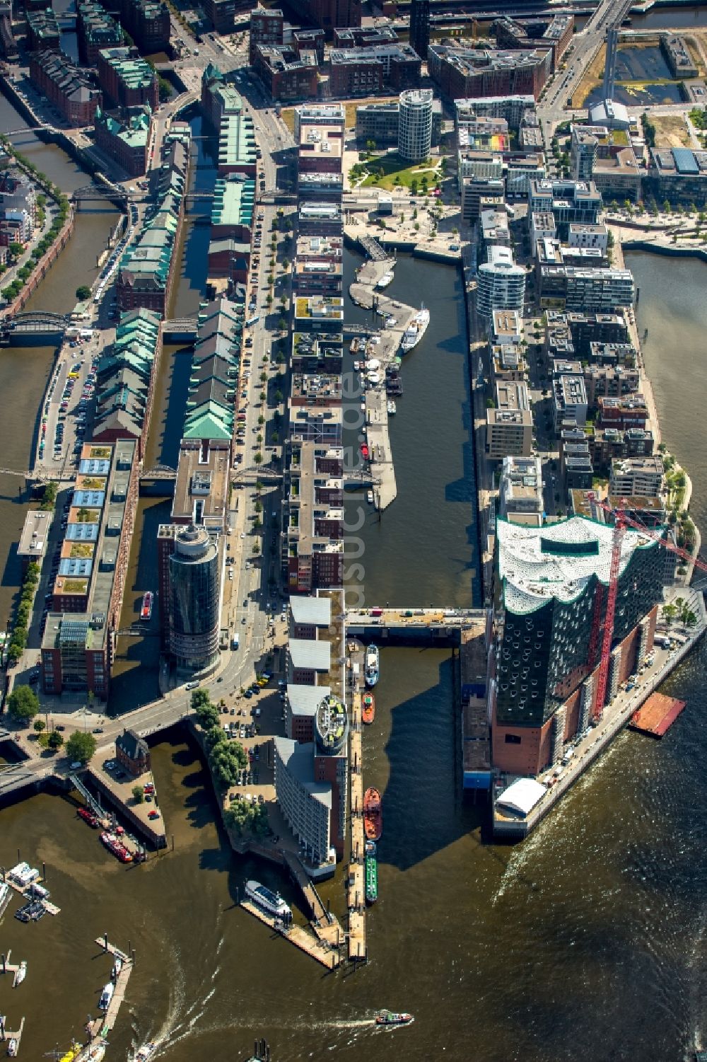 Luftaufnahme Hamburg - Baustelle der Elbphilharmonie in Hamburg