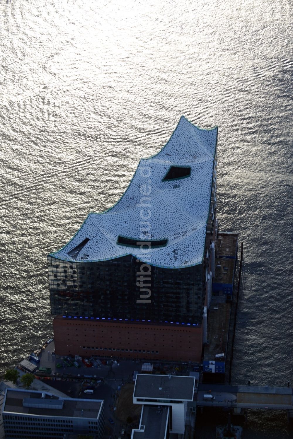 Luftbild Hamburg - Baustelle der Elbphilharmonie in Hamburg