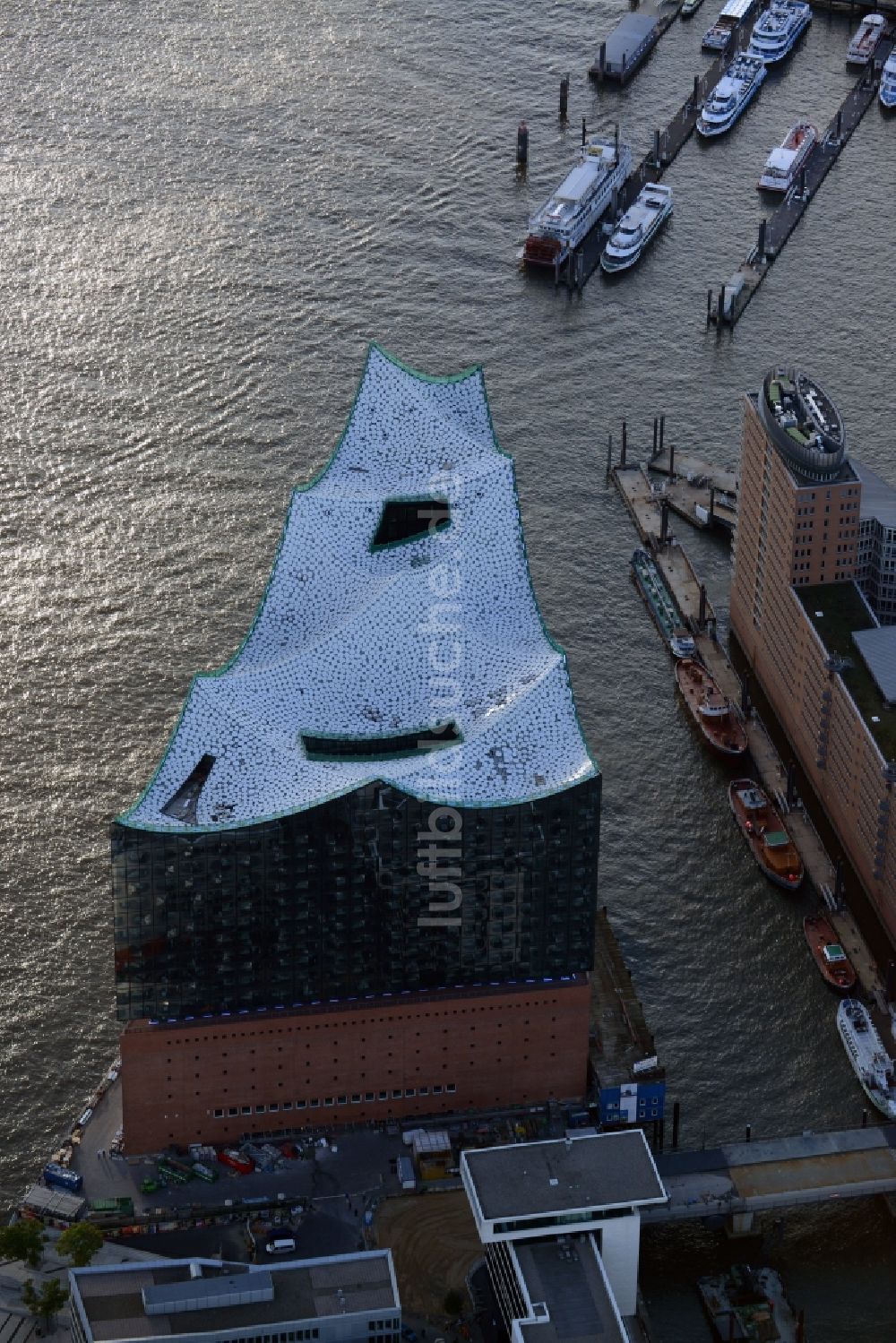 Hamburg von oben - Baustelle der Elbphilharmonie in Hamburg