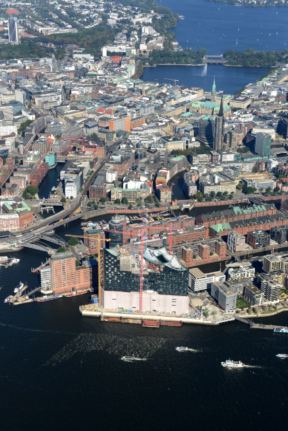 Luftbild Hamburg - Baustelle der Elbphilharmonie in Hamburg