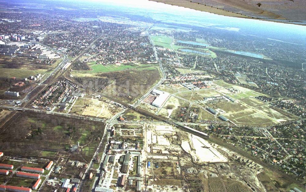 Luftbild Berlin- Marzahn / Biesdorf - Baustelle am Entwicklungsgebiet Biesdorf- Süd. 11.03.02