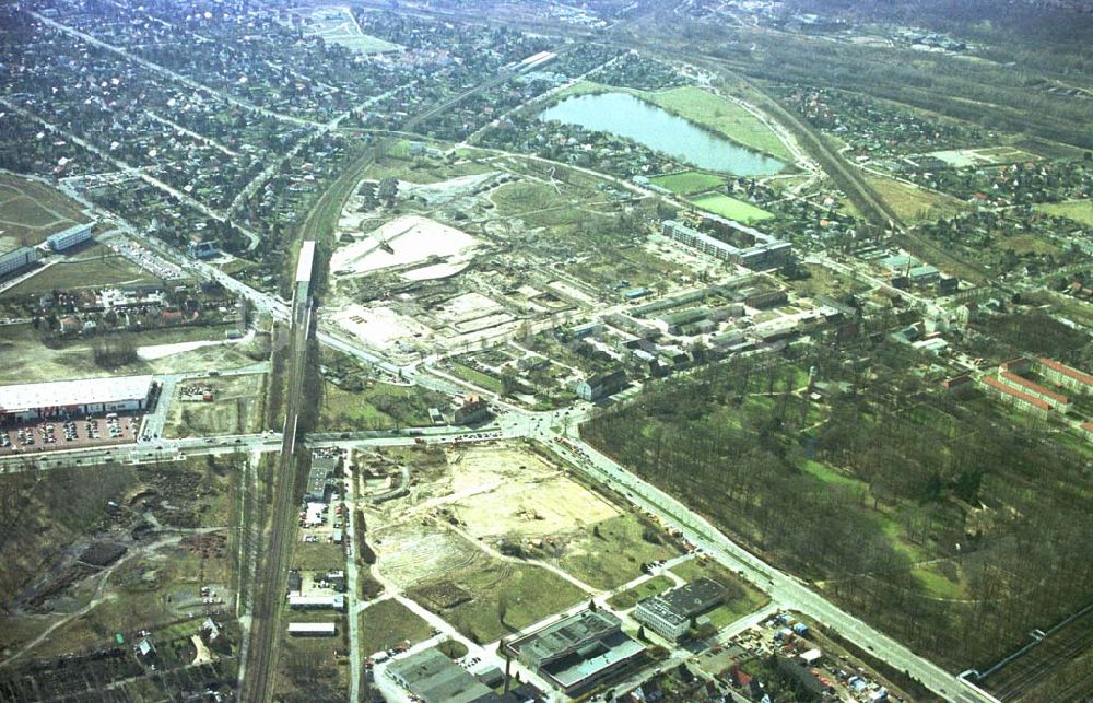 Berlin- Marzahn / Biesdorf von oben - Baustelle am Entwicklungsgebiet Biesdorf- Süd. 11.03.02