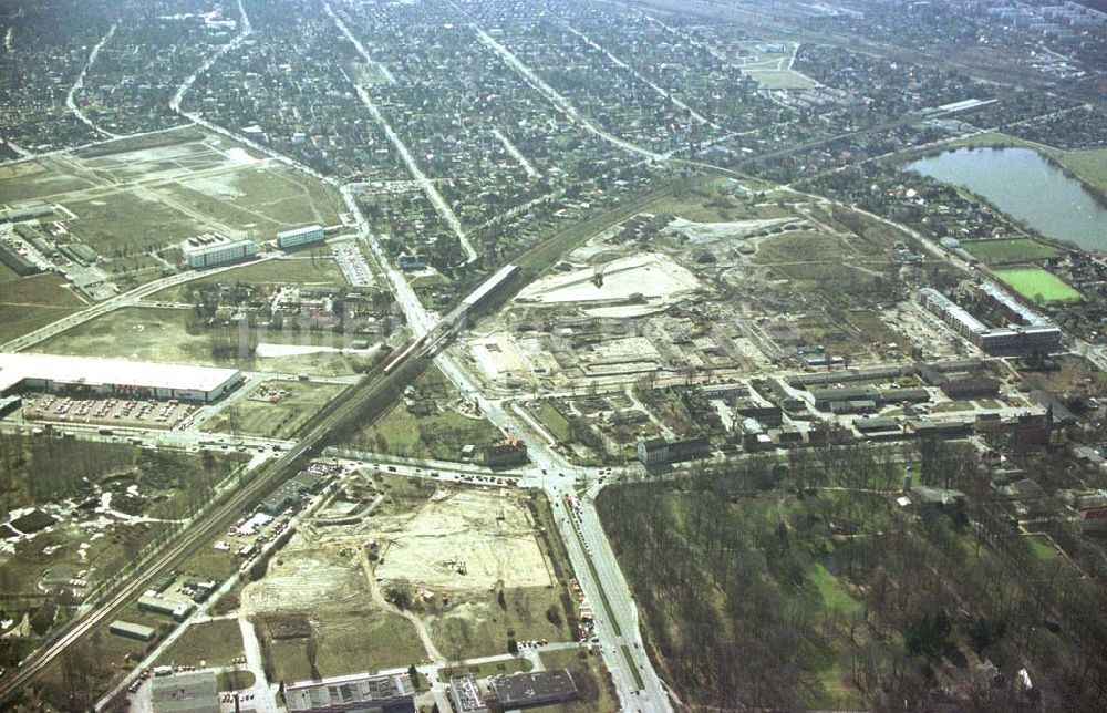 Luftbild Berlin- Marzahn / Biesdorf - Baustelle am Entwicklungsgebiet Biesdorf- Süd. 11.03.02