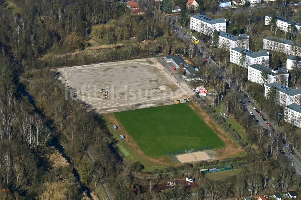 Luftbild Berlin - Baustelle mit Erdarbeiten der Sportanlage Baseball Reds an der Sachtlebenstraße in Berlin, Deutschland