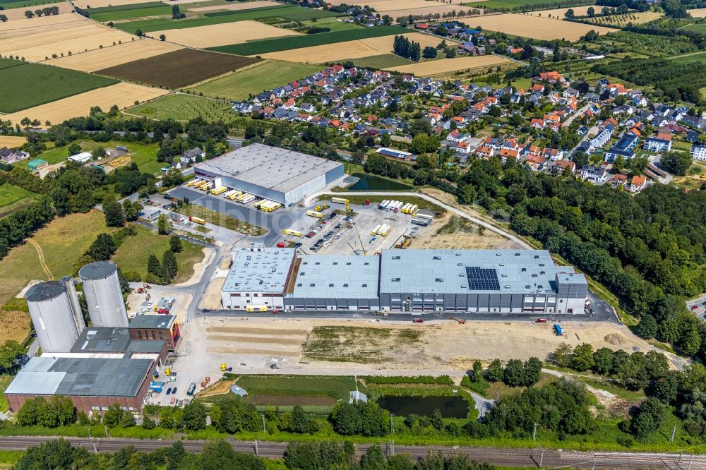 Luftbild Soest - Baustelle mit Erdarbeiten auf dem Werksgelände der Kuchenmeister GmbH an der Hammer Landstraße in Soest im Bundesland Nordrhein-Westfalen, Deutschland