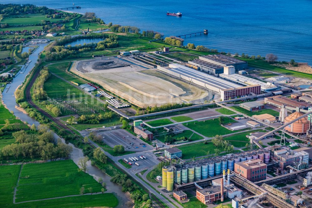 Stade aus der Vogelperspektive: Baustelle mit Erschließungs - und Aufschüttungs- Arbeiten Areva in Stade im Bundesland Niedersachsen, Deutschland