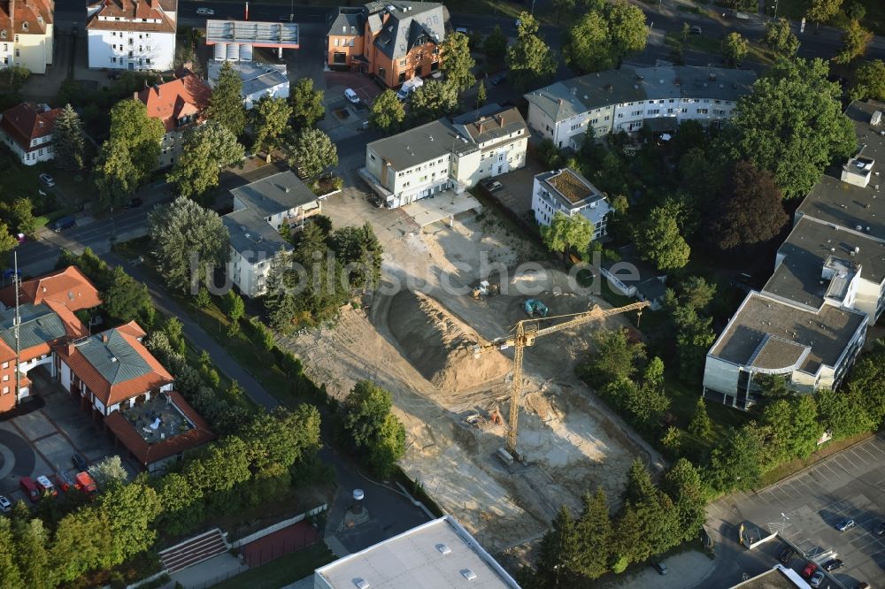 Luftaufnahme Berlin - Baustelle mit Erschließungs - und Aufschüttungs- Arbeiten in der Charlottenburger Straße in Berlin