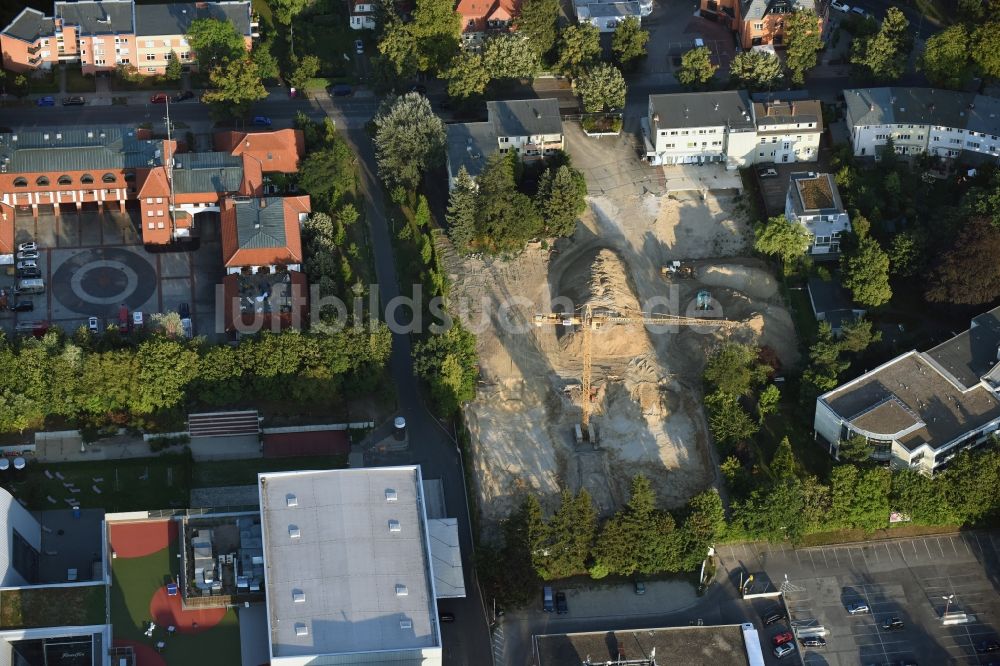 Luftbild Berlin - Baustelle mit Erschließungs - und Aufschüttungs- Arbeiten in der Charlottenburger Straße in Berlin