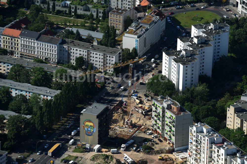 Luftbild Berlin - Baustelle mit Erschließungs - und Aufschüttungs- Arbeiten der Conex GmbH in Berlin