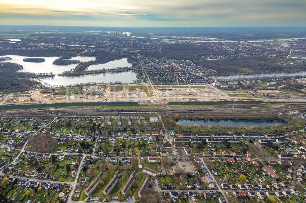 Luftaufnahme Duisburg - Baustelle mit Erschließungs - und Aufschüttungs- Arbeiten im Entwicklungsgebiet der 6-Seen-Platte an der Masurenallee in Duisburg im Bundesland Nordrhein-Westfalen, Deutschland