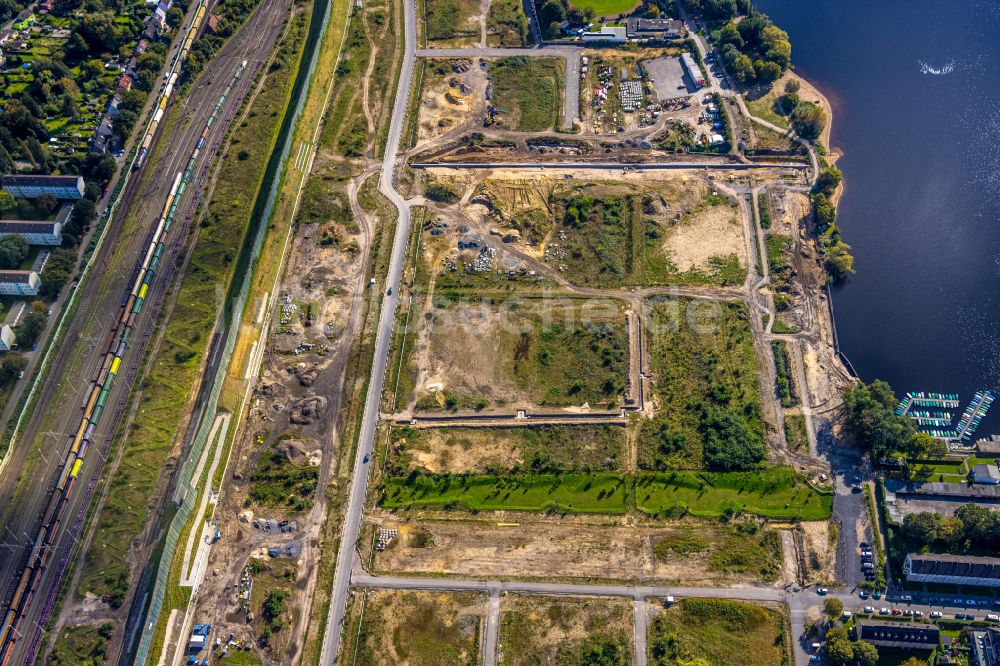 Luftbild Duisburg - Baustelle mit Erschließungs - und Aufschüttungs- Arbeiten im Entwicklungsgebiet der 6-Seen-Platte im Ortsteil Wedau in Duisburg im Bundesland Nordrhein-Westfalen, Deutschland