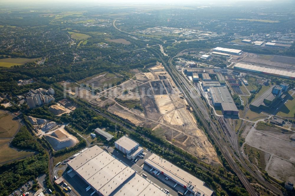 Luftbild Dortmund - Baustelle mit Erschließungs - und Aufschüttungs- Arbeiten auf dem Gelände des ehemaligen Hoeschgeländes in Dortmund im Bundesland Nordrhein-Westfalen