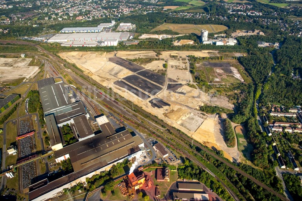 Dortmund von oben - Baustelle mit Erschließungs - und Aufschüttungs- Arbeiten auf dem Gelände des ehemaligen Hoeschgeländes in Dortmund im Bundesland Nordrhein-Westfalen