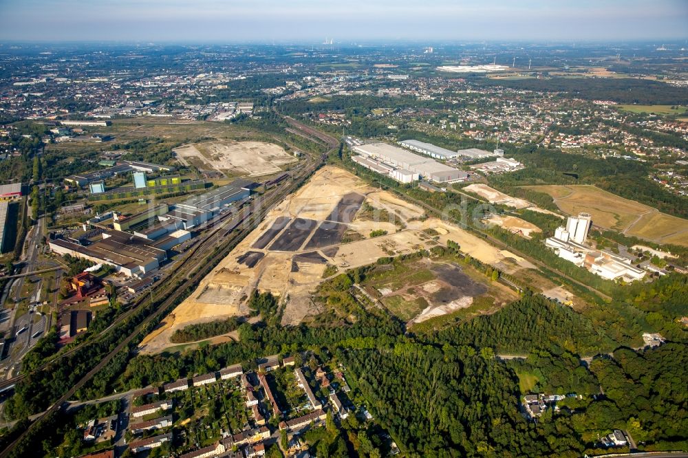 Dortmund aus der Vogelperspektive: Baustelle mit Erschließungs - und Aufschüttungs- Arbeiten auf dem Gelände des ehemaligen Hoeschgeländes in Dortmund im Bundesland Nordrhein-Westfalen