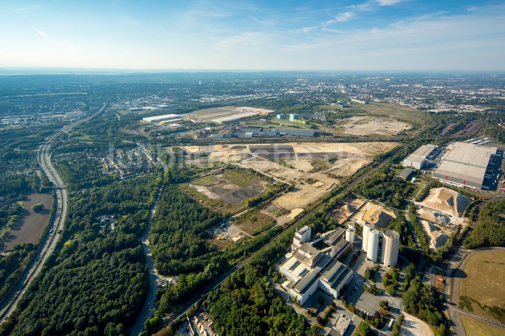 Luftaufnahme Dortmund - Baustelle mit Erschließungs - und Aufschüttungs- Arbeiten auf dem Gelände des ehemaligen Hoeschgeländes in Dortmund im Bundesland Nordrhein-Westfalen