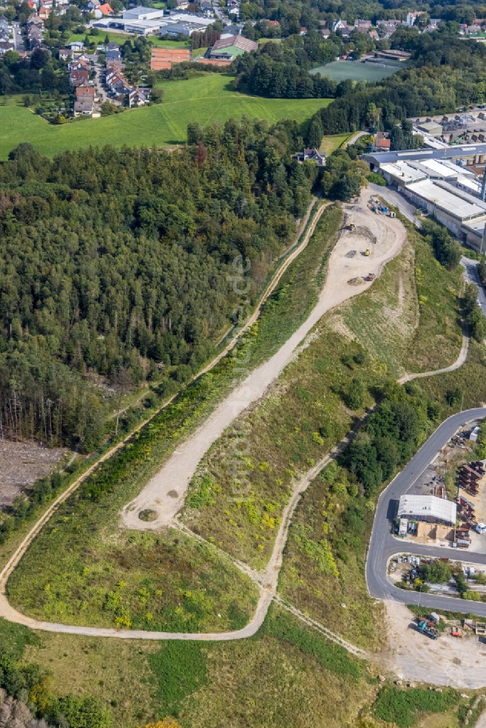 Luftbild Ennepetal - Baustelle mit Erschließungs - und Aufschüttungs- Arbeiten am Gewerbegebiet in Ennepetal im Bundesland Nordrhein-Westfalen, Deutschland