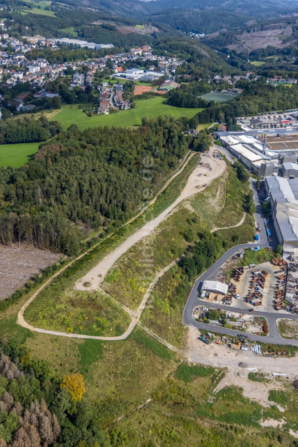 Luftaufnahme Ennepetal - Baustelle mit Erschließungs - und Aufschüttungs- Arbeiten am Gewerbegebiet in Ennepetal im Bundesland Nordrhein-Westfalen, Deutschland