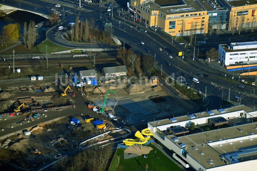 Luftbild Potsdam - Baustelle mit Erschließungs - und Aufschüttungs- Arbeiten am Havelufer im Ortsteil Südliche Innenstadt in Potsdam im Bundesland Brandenburg, Deutschland