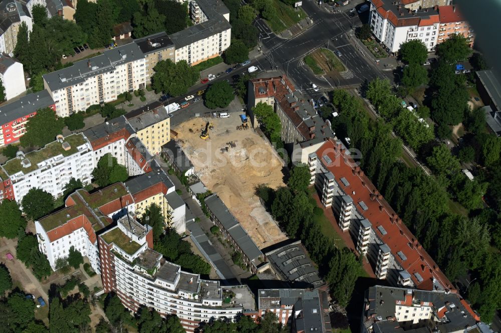 Berlin von oben - Baustelle mit Erschließungs - und Aufschüttungs- Arbeiten an der Koloniestraße 11 im Stadtteil Wedding in Berlin