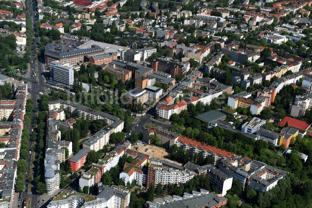 Luftbild Berlin - Baustelle mit Erschließungs - und Aufschüttungs- Arbeiten an der Koloniestraße 11 im Stadtteil Wedding in Berlin