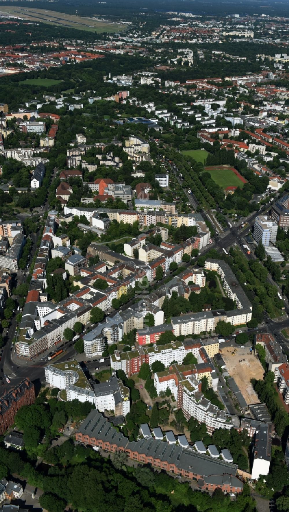 Berlin von oben - Baustelle mit Erschließungs - und Aufschüttungs- Arbeiten an der Koloniestraße 11 im Stadtteil Wedding in Berlin