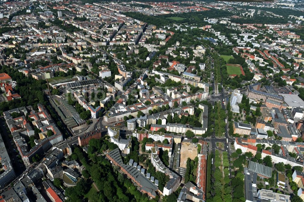 Luftaufnahme Berlin - Baustelle mit Erschließungs - und Aufschüttungs- Arbeiten an der Koloniestraße 11 im Stadtteil Wedding in Berlin