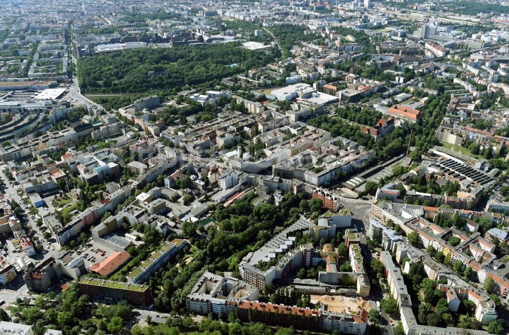 Luftaufnahme Berlin - Baustelle mit Erschließungs - und Aufschüttungs- Arbeiten an der Koloniestraße 11 im Stadtteil Wedding in Berlin